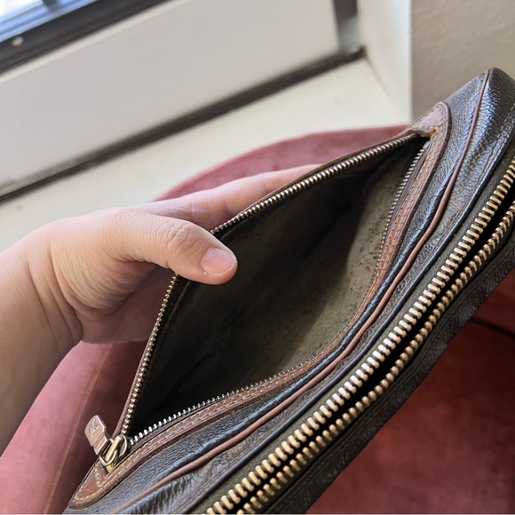 VTG Louis Vuitton Monogram Leather Clutch(Wear, Cracking, Peeling, Darkening) - Picture 11 of 15